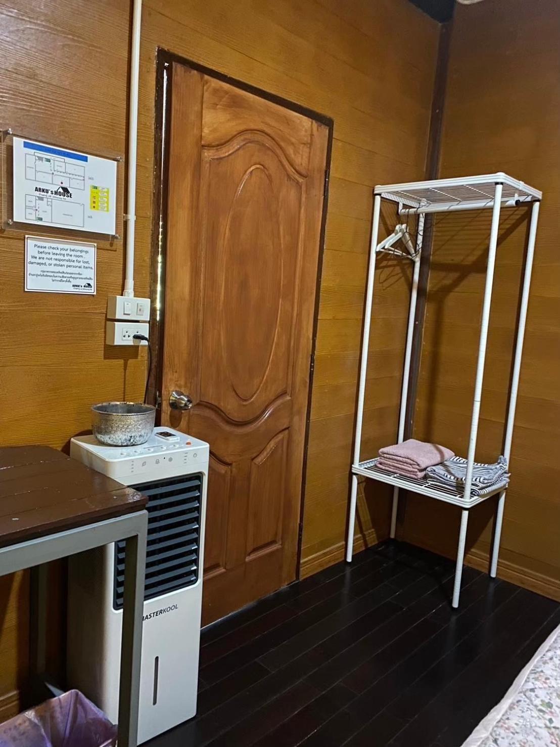 Arku'S House Hostel Τσιάνγκ Μάι Δωμάτιο φωτογραφία